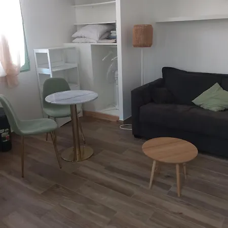 Les Garrigues 1 Apartamento *